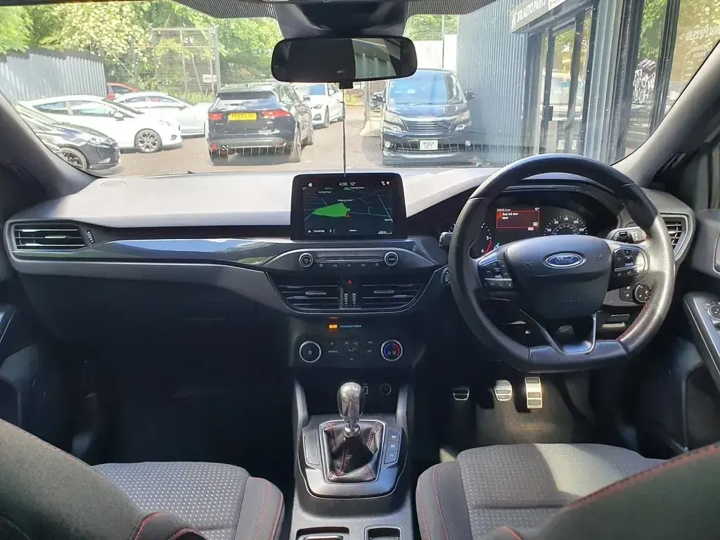 Used Ford Focus ST-Line 120 HP (88 kW) 2019 Silver Hatchback