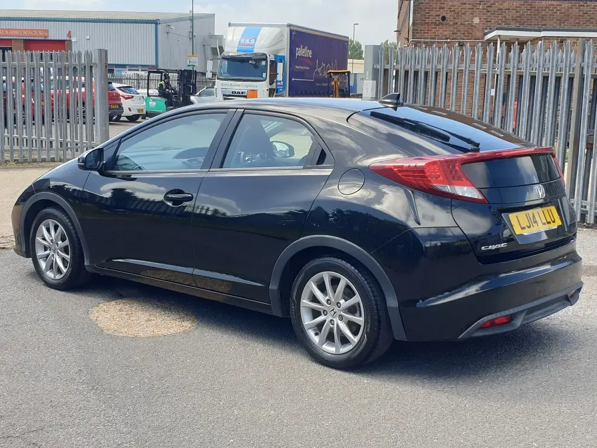 Used Honda Civic S 100 HP (73 kW) 2014 Black Hatchback