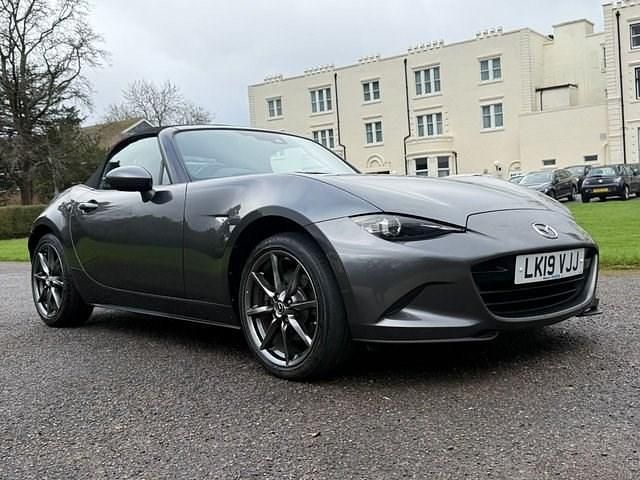 Begagnad Mazda MX5 Inclusive 184 HK (135 kW) 2019 Grå Cab
