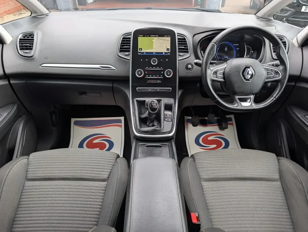 Used Renault Grand Scénic IV Dynamique 110 HP (80 kW) 2018 Cosmos blue MPV