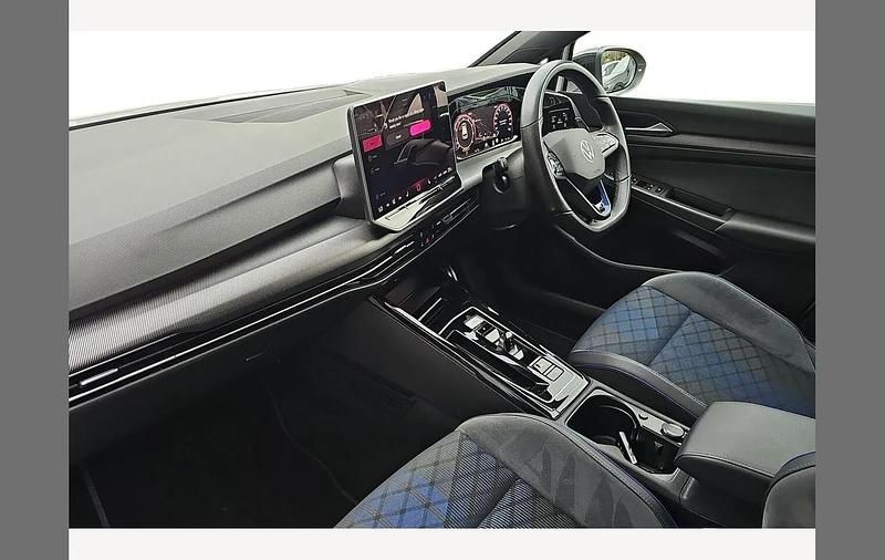 Used VW Golf VIII Black Edition 333 HP (244 kW) 2025 Pure white Hatchback