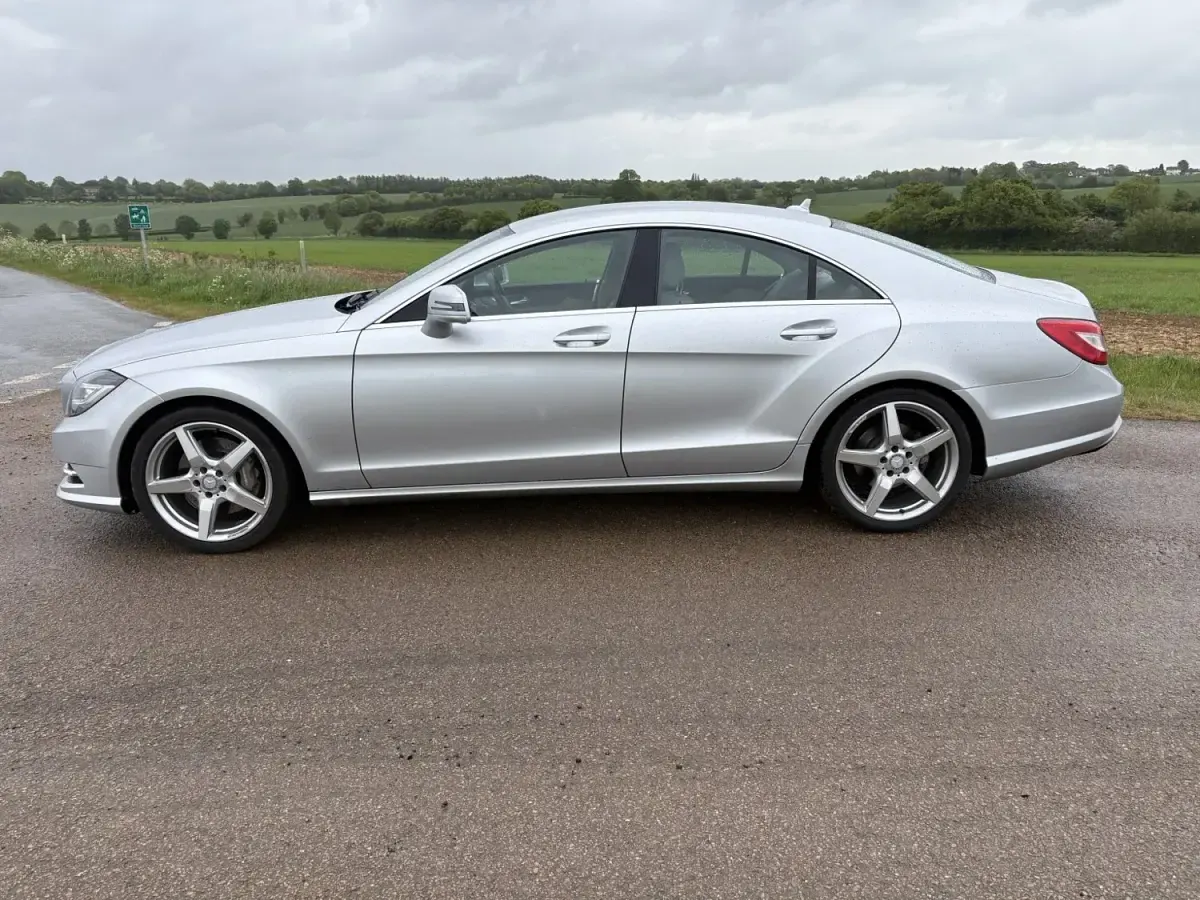 Käytetty Mercedes CLS350 AMG 2013 Hopea Sedan
