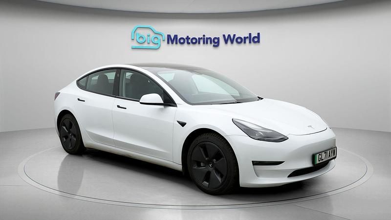 White Used 2021 Tesla Model 3 Long Range AWD Sedan | £19,400 (Fair price) - Image 1/4