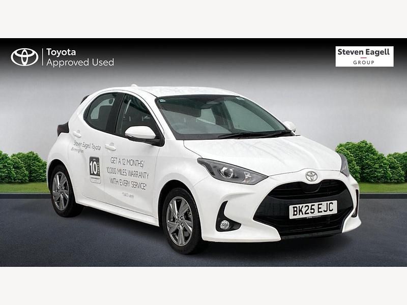 White Used 2025 Toyota Yaris Hybrid Hatchback | £18,995 (Super price) - Image 1/3