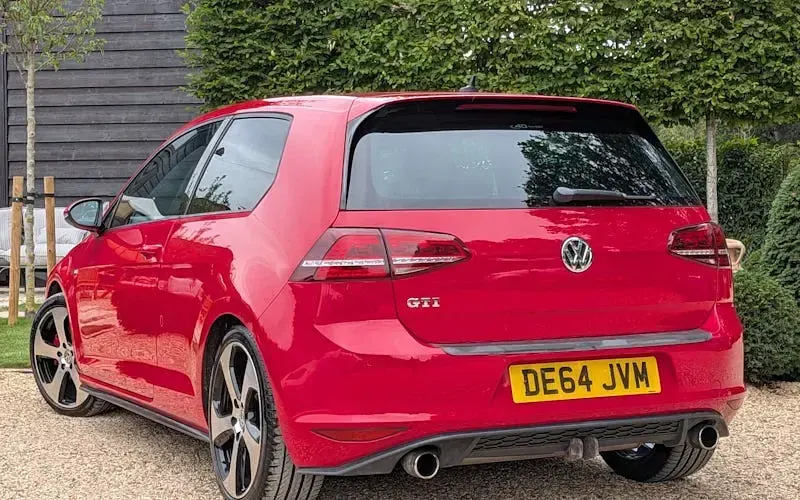 Used VW Golf VII GTI 220 HP (161 kW) 2014 Red Hatchback