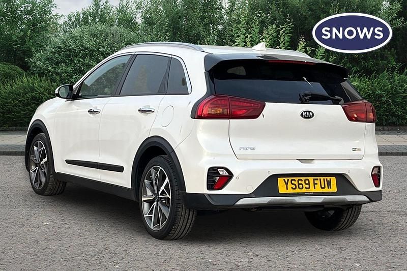 Used Kia Niro 141 HP (103 kW) 2019 White pearl SUV