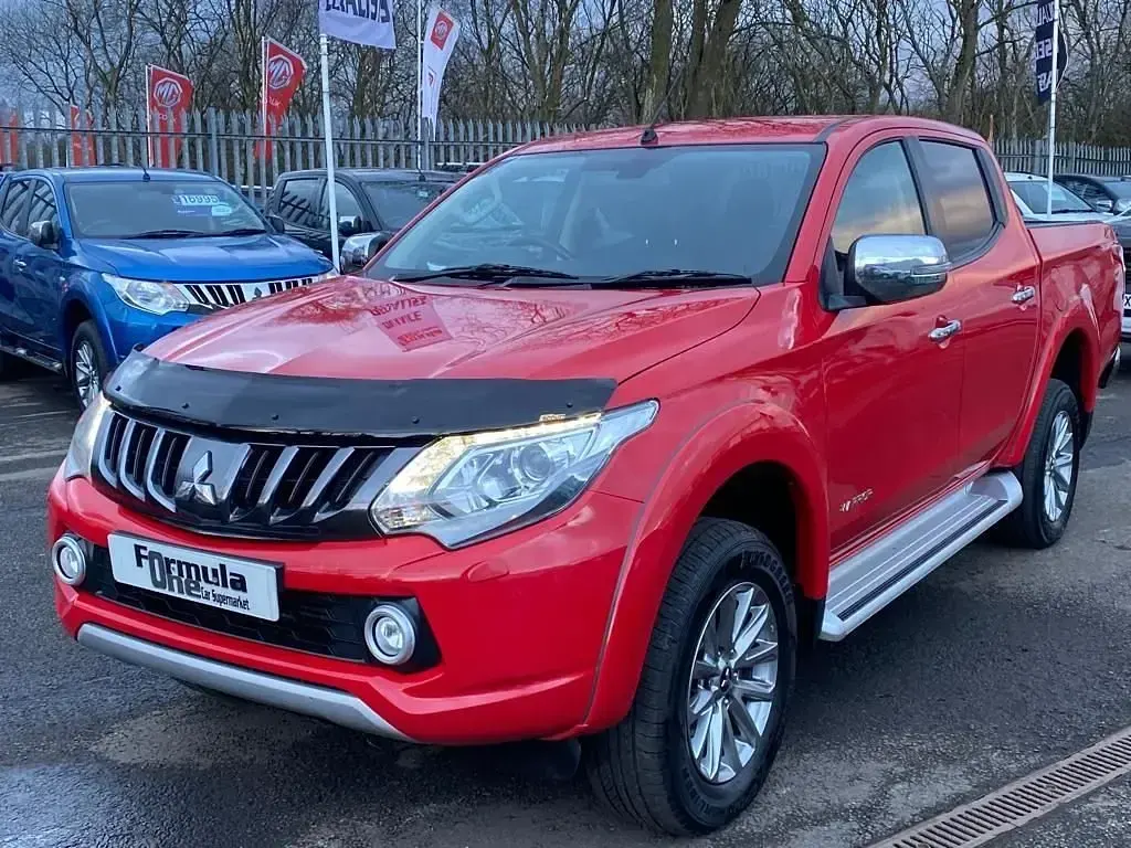 Used Mitsubishi L200 Warrior 178 HP (130 kW) 2017 Red Pickup