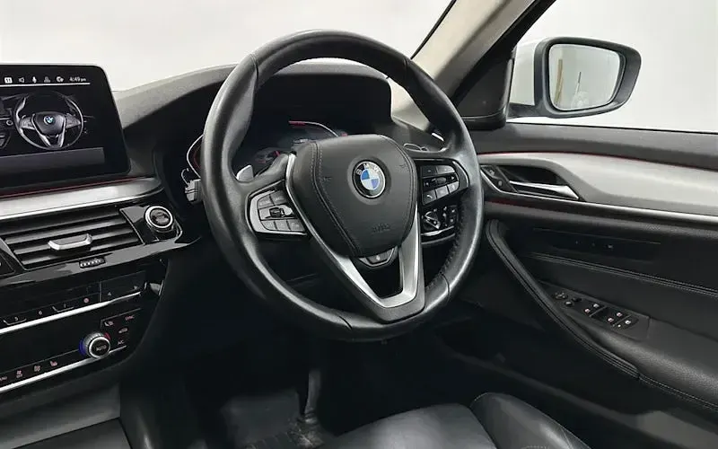 Used BMW 520 190 HP (139 kW) 2022 White Sedan