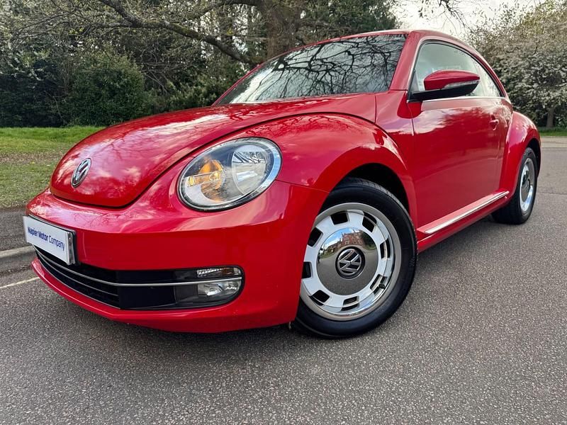 Usado VW Beetle Design 105 HP (77 kW) 2013 Vermelho Citadino