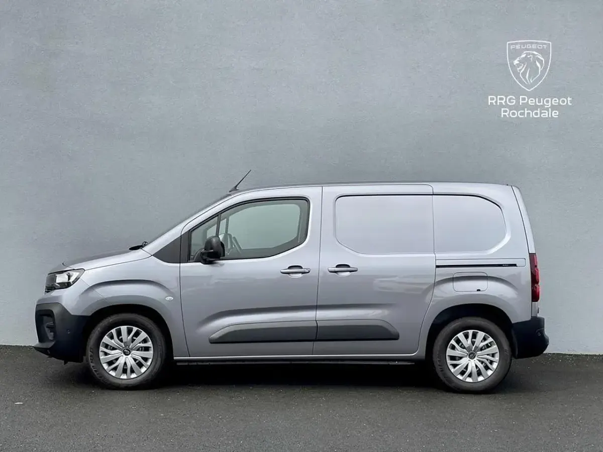 Second-hand Peugeot E-Partner 98 kW (134 CP) 2024 Gri Monovolum