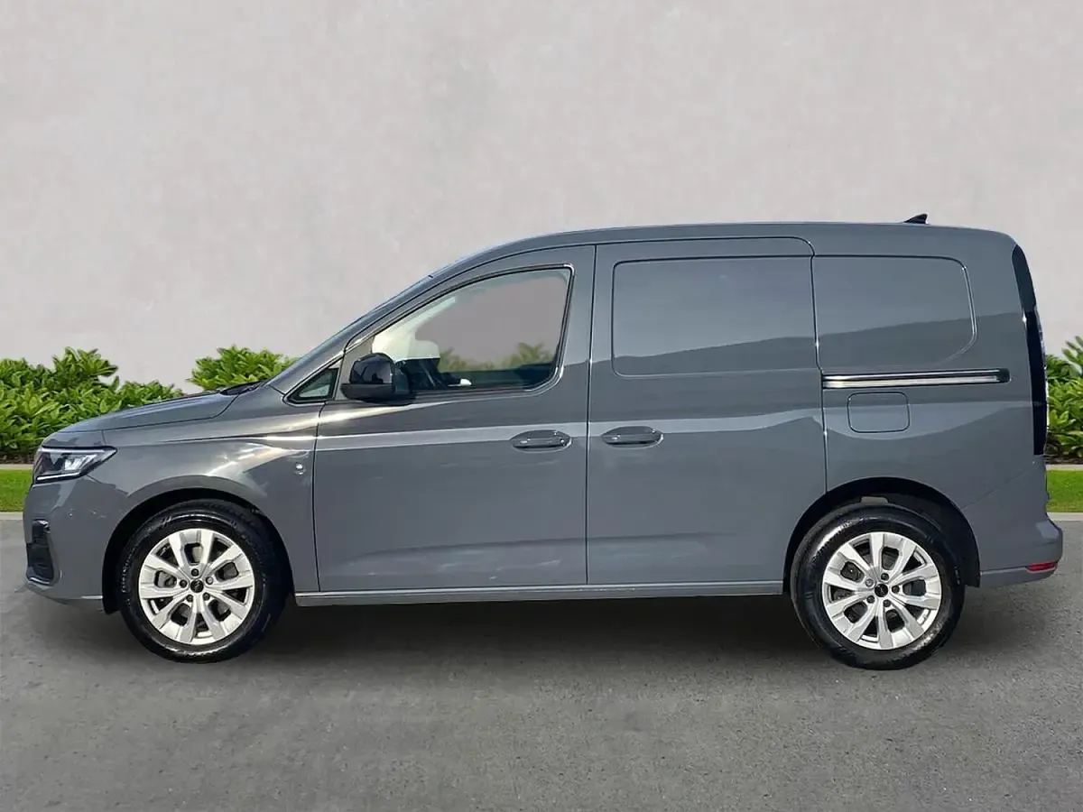 Used Ford Transit Connect Limited 122 HP (89 kW) 2025 Grey MPV