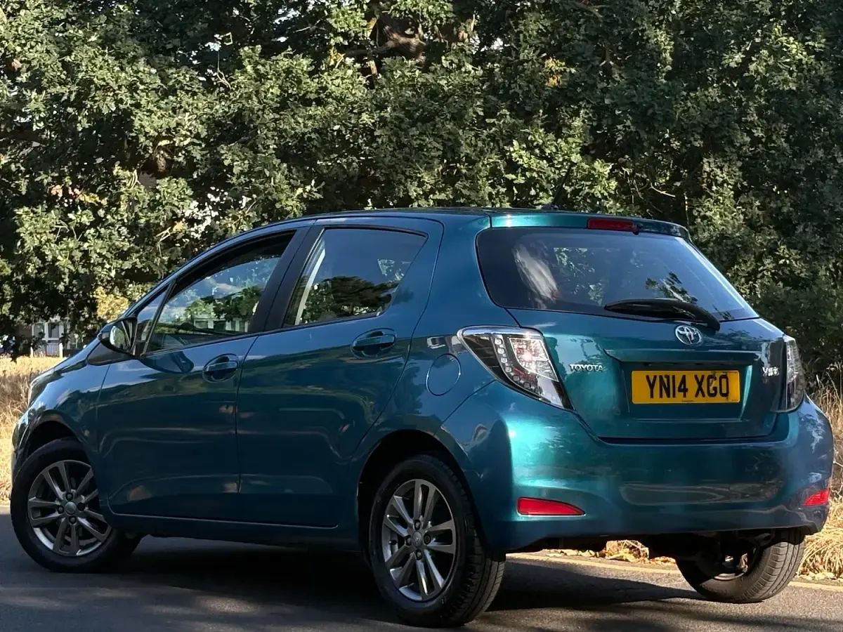 Used Toyota Yaris Plus 99 HP (72 kW) 2014 Turquoise Hatchback
