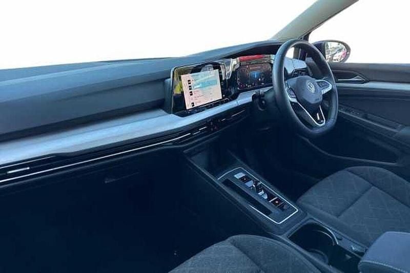 Begagnad VW Golf VIII 110 HK (80 kW) 2022