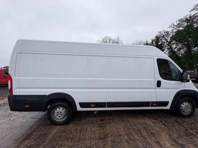 Used Peugeot Boxer 140 HP (102 kW) 2022 White Van