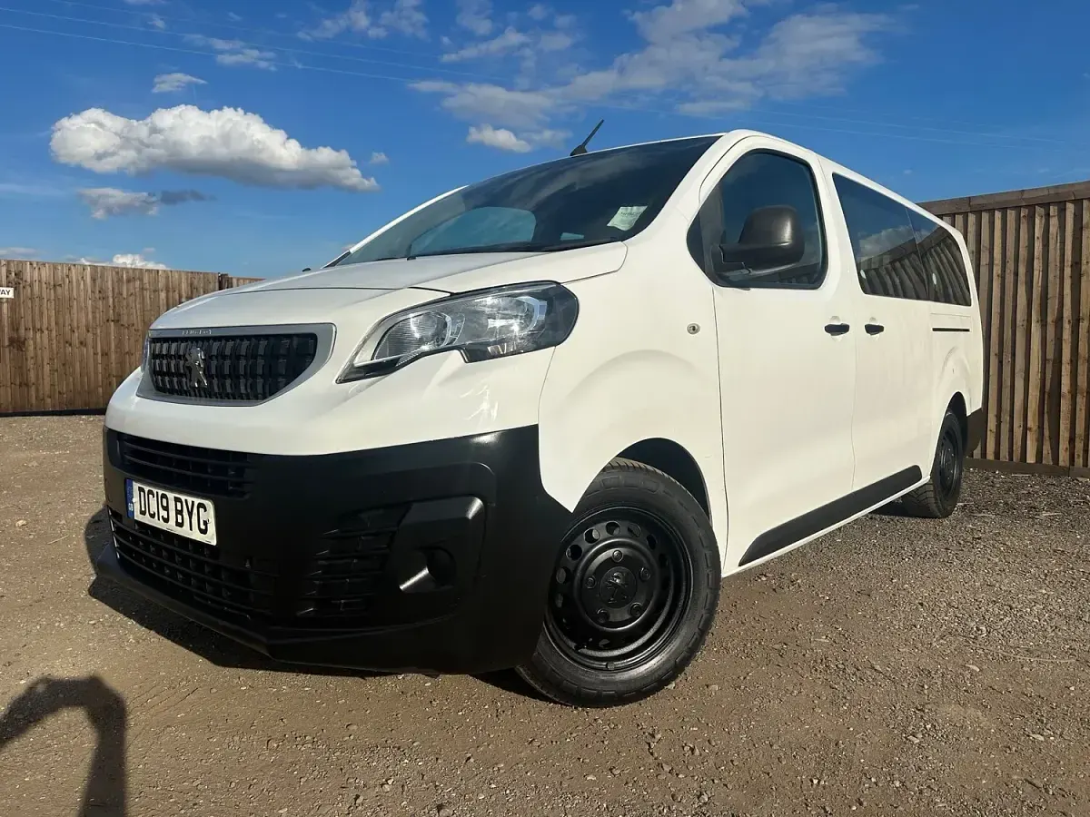 Used Peugeot Expert 120 HP (88 kW) 2019 White Van