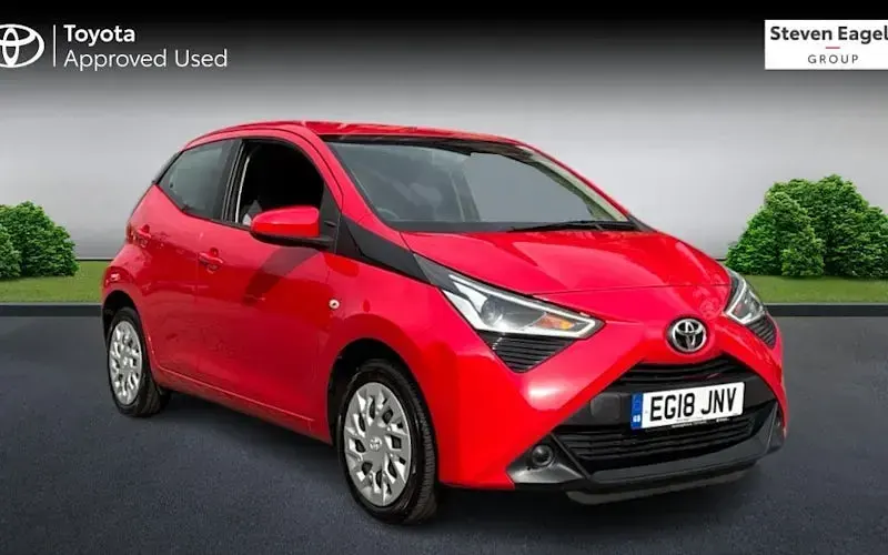 Begagnad Toyota Aygo X-play 72 HK (52 kW) 2020 Halvkombi