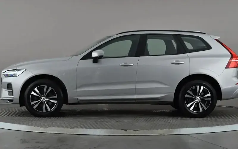 Used Volvo XC60 Core 250 HP (183 kW) 2023 Silver SUV