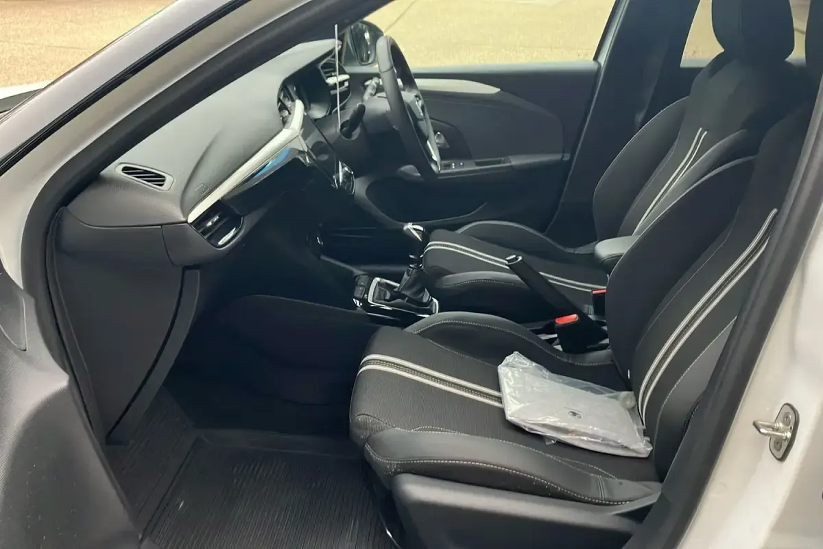 Used Vauxhall Corsa S 100 HP (73 kW) 2025 White Hatchback