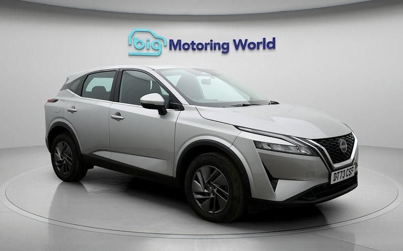 Used Nissan Qashqai Acenta Premium 140 HP (102 kW) 2023 Silver SUV