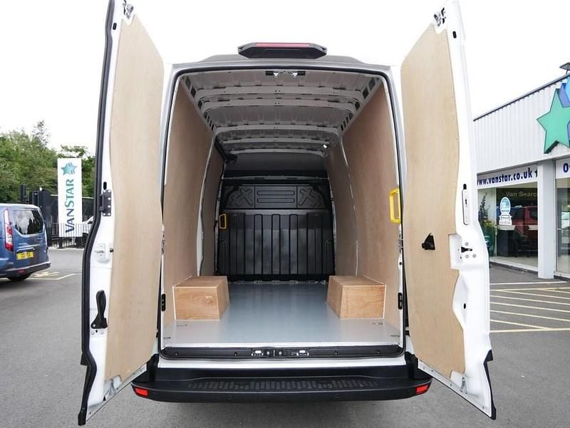 Used Iveco Daily 180 HP (132 kW) 2025 White