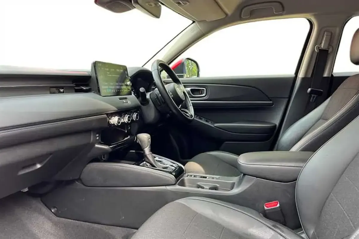 Used Honda HR-V Advance 131 HP (96 kW) 2025 Red SUV