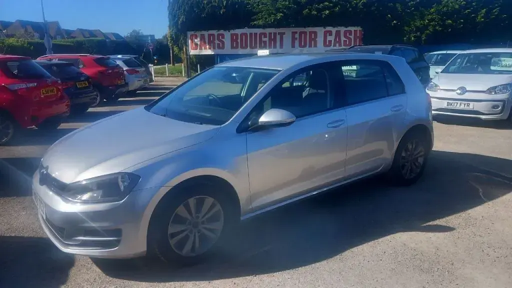 Used VW Golf VII SE 122 HP (89 kW) 2013 Silver Hatchback