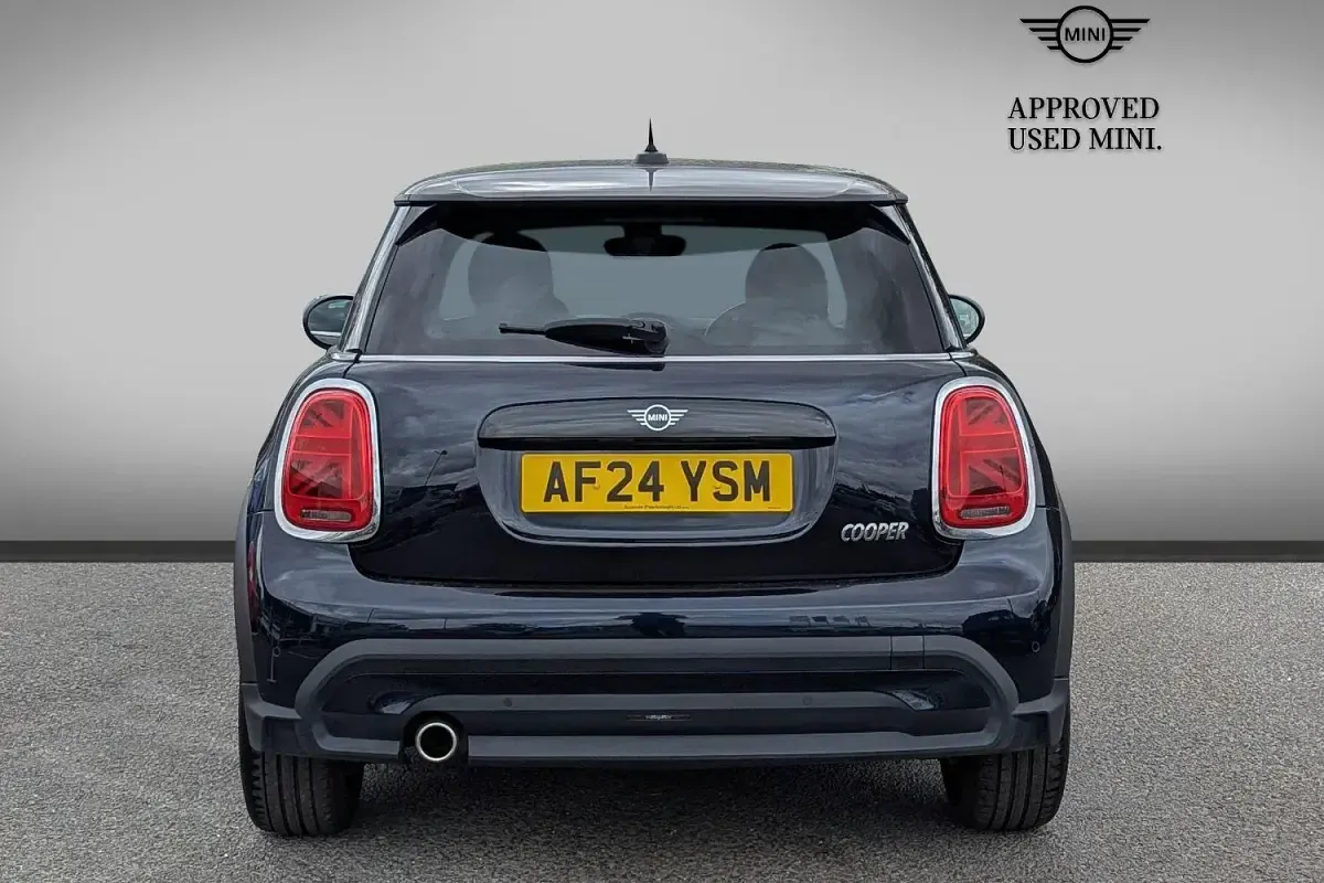 Used Mini Cooper Exclusive 134 HP (98 kW) 2024 Black Hatchback