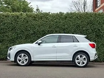 Used Audi Q2 S-Line 150 HP (110 kW) 2023 White SUV