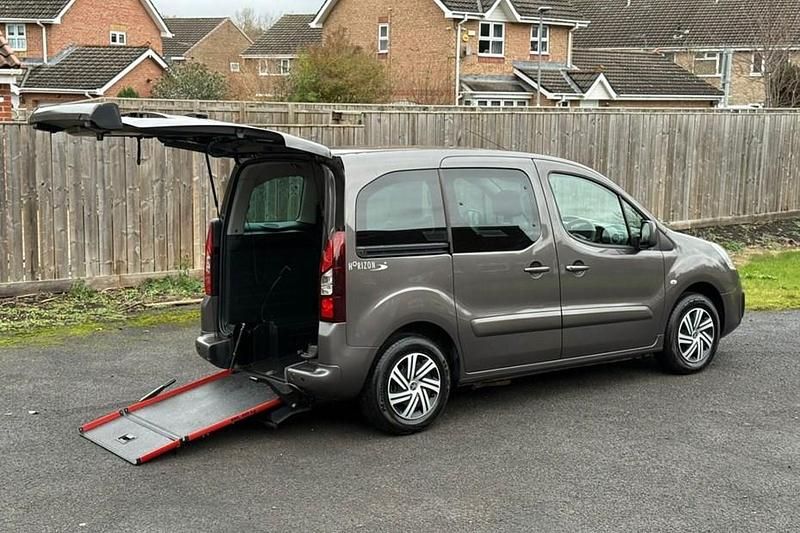Used 2019 Peugeot Partner Active MPV | £10,495 (Good price) - Image 1/1