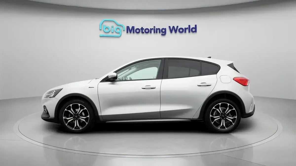 Used Ford Focus Active X 125 HP (91 kW) 2021 Silver Hatchback