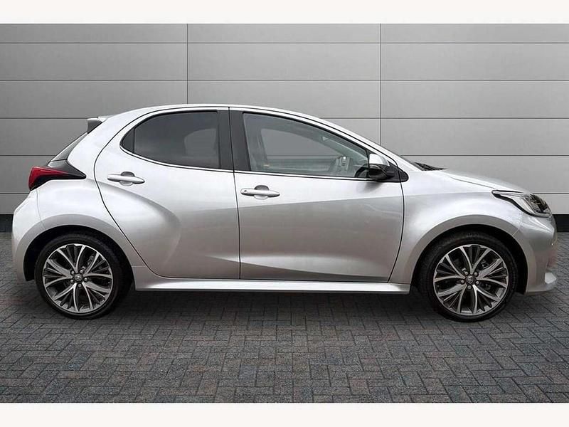 Used Toyota Yaris Hybrid 116 HP (85 kW) 2023 Silver Hatchback