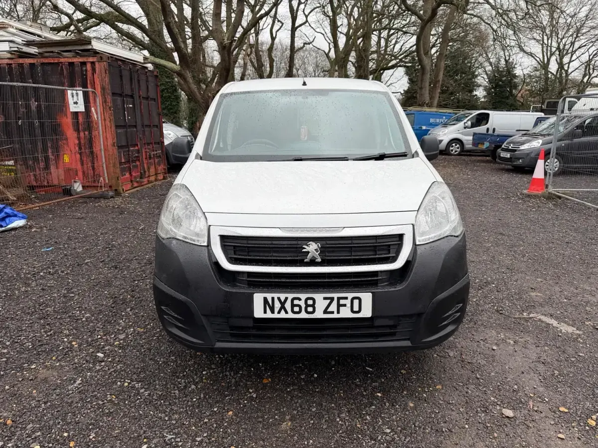 Used Peugeot Partner S 2018 White