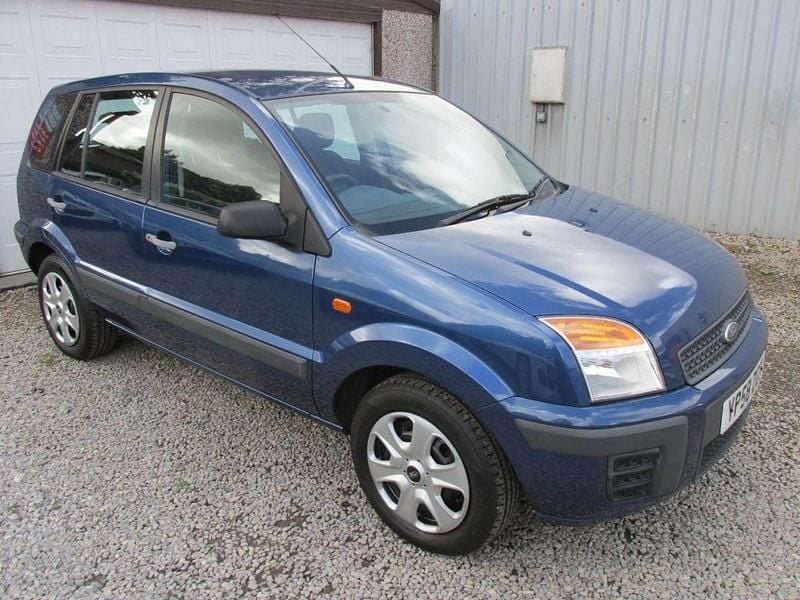 Blue Used 2009 Ford Fusion Style Hatchback | £3,490 (Fair price) - Image 1/4