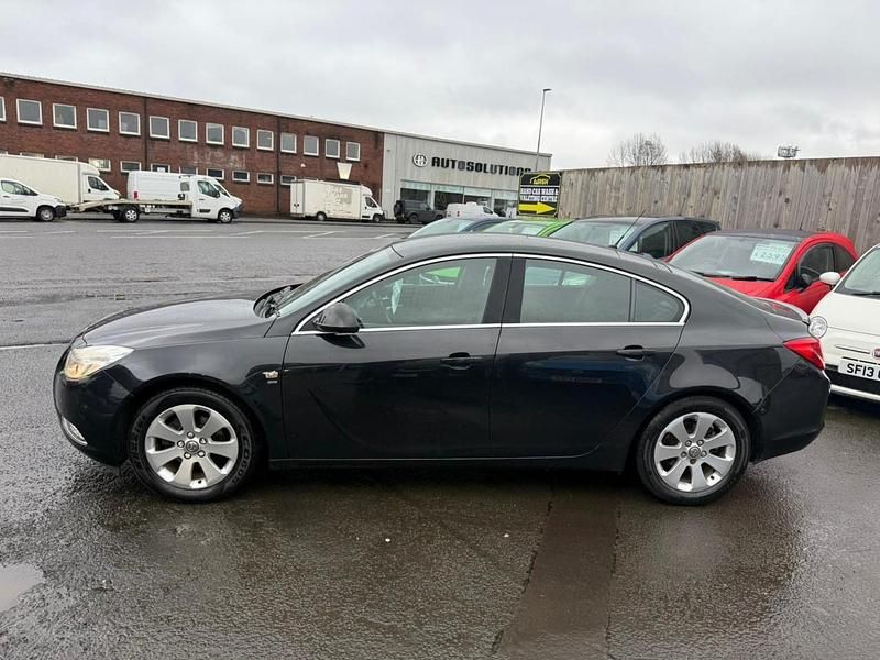Used Vauxhall Insignia SRi 140 HP (102 kW) 2011 Black Hatchback