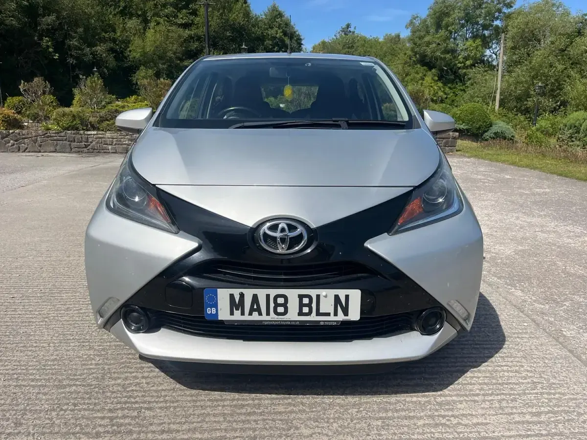 Used Toyota Aygo X-play 2018 Silver Hatchback
