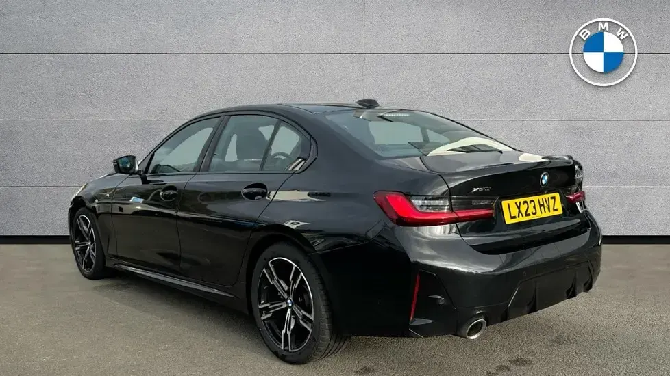 Begagnad BMW 320 M Sport 181 HK (133 kW) 2023 Svart Sedan