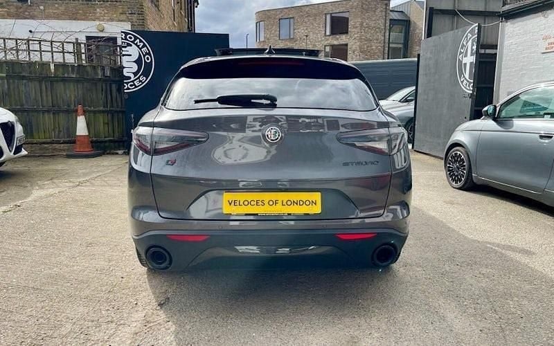 Used Alfa Romeo Stelvio Veloce 280 HP (205 kW) 2022 SUV