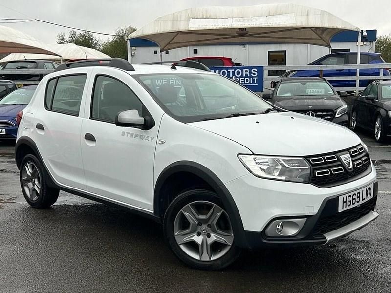 Used Dacia Sandero Comfort 90 HP (66 kW) 2019 White Hatchback