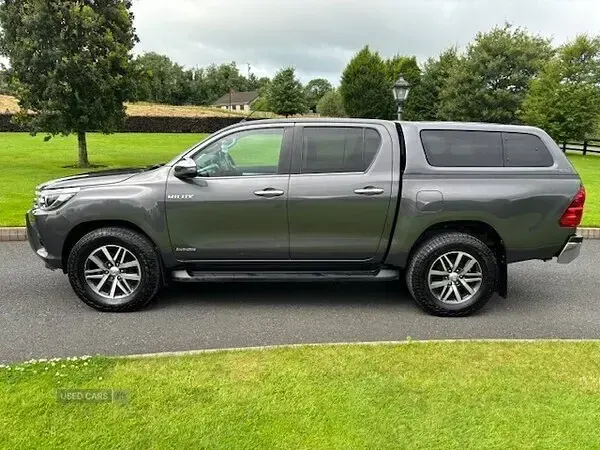 Used Toyota HiLux 150 HP (110 kW) 2019 Grey Pickup