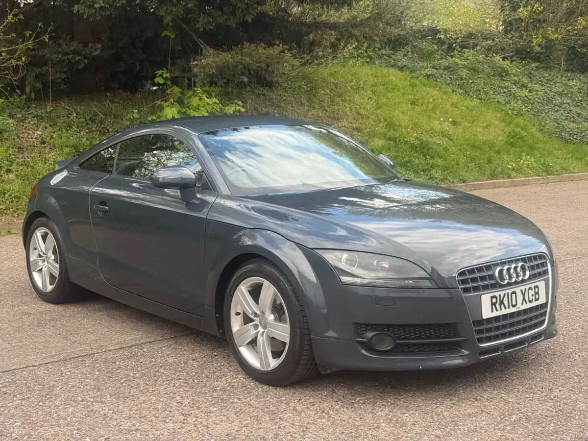 Begagnad Audi TT 2010 Grå Sportkupé