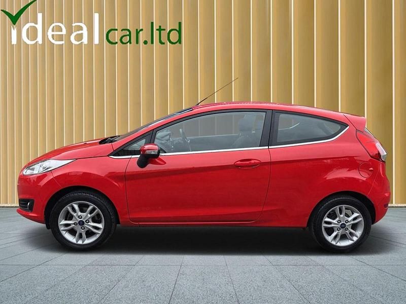 Used Ford Fiesta Zetec 2015 Red Hatchback
