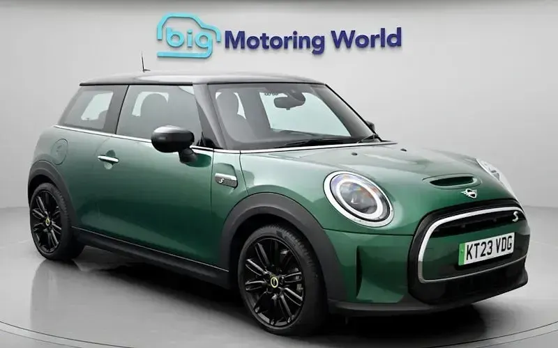 Used Mini Cooper Level 2 135 kW (184 HP) 2023 Hatchback