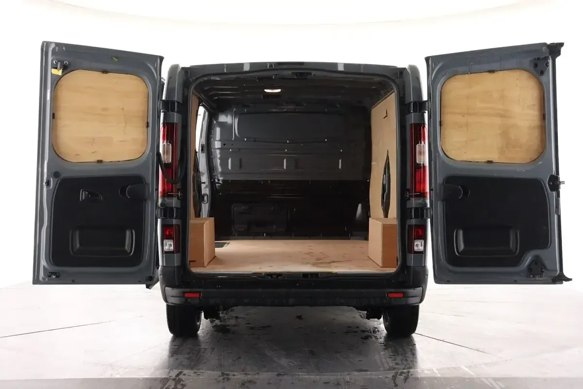 New Renault Trafic 170 HP (125 kW) 2025 Grey MPV