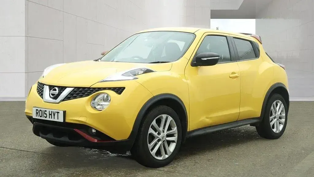 Used Nissan Juke Acenta Premium 115 HP (84 kW) 2015 Yellow SUV