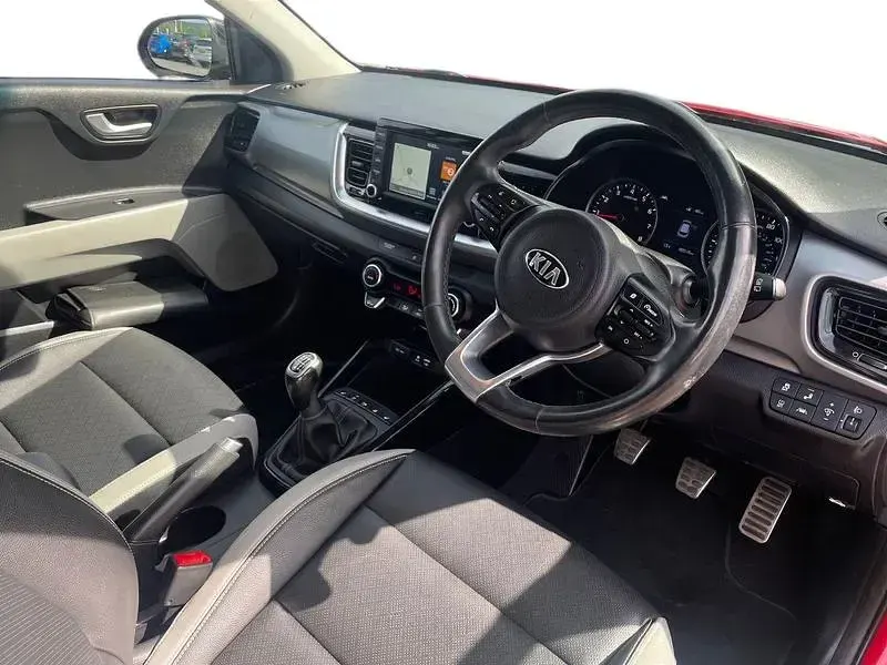 Used Kia Stonic 118 HP (86 kW) 2018 Red SUV