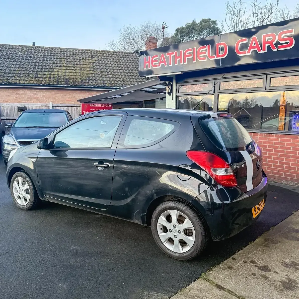 Used Hyundai i20 Comfort 78 HP (57 kW) 2011 Black Hatchback