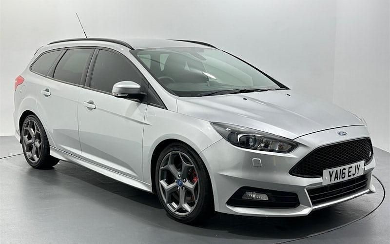 Used 2017 Ford Focus ST Estate | £11,030 (Fair price) - Image 1/3
