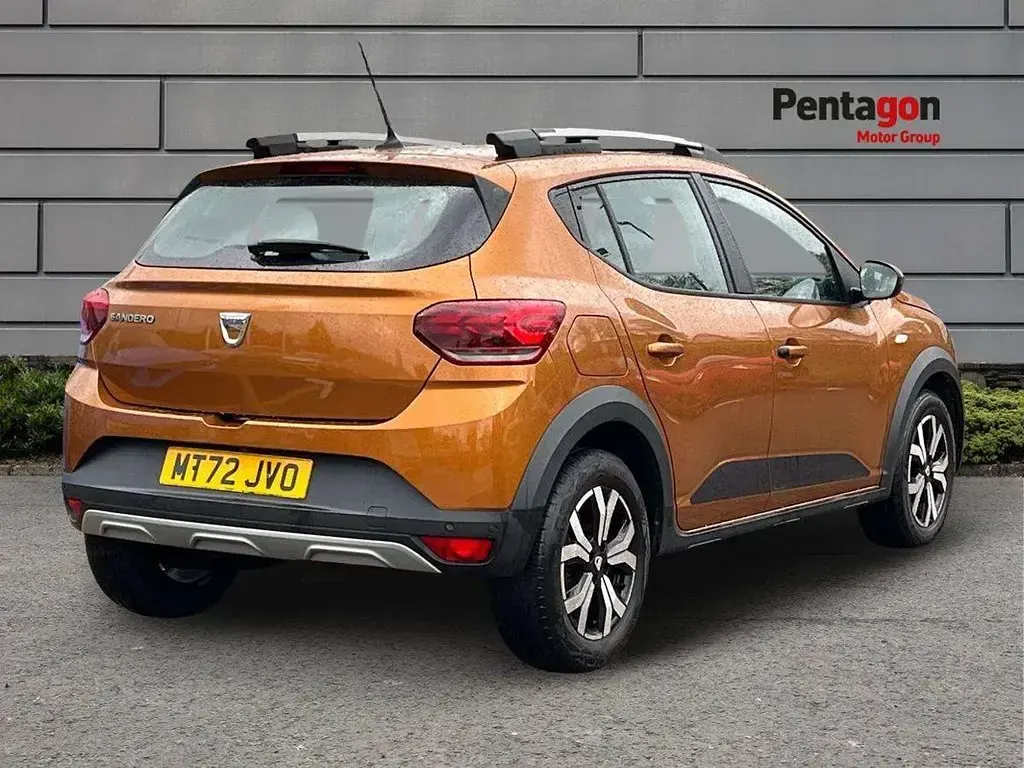 Used Dacia Sandero Prestige 90 HP (66 kW) 2022 Orange SUV