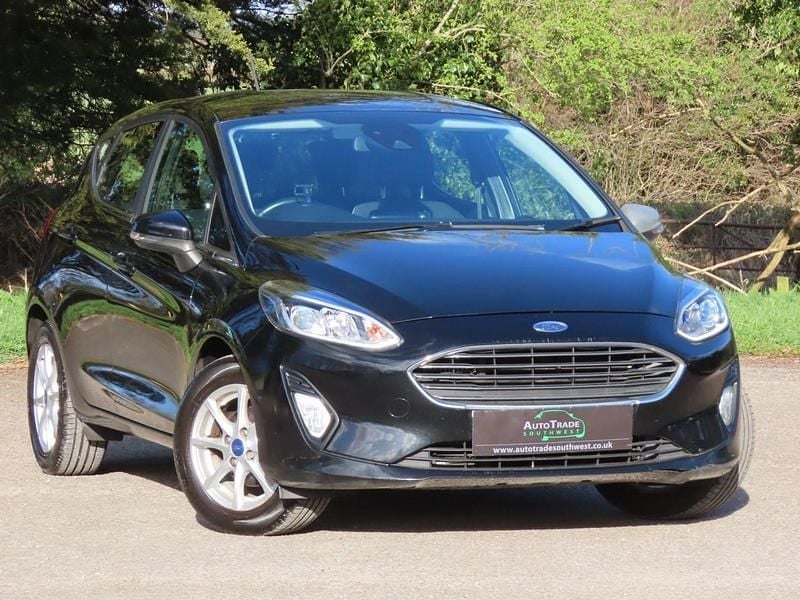 Used Ford Fiesta Zetec 100 HP (73 kW) 2018 Black Hatchback