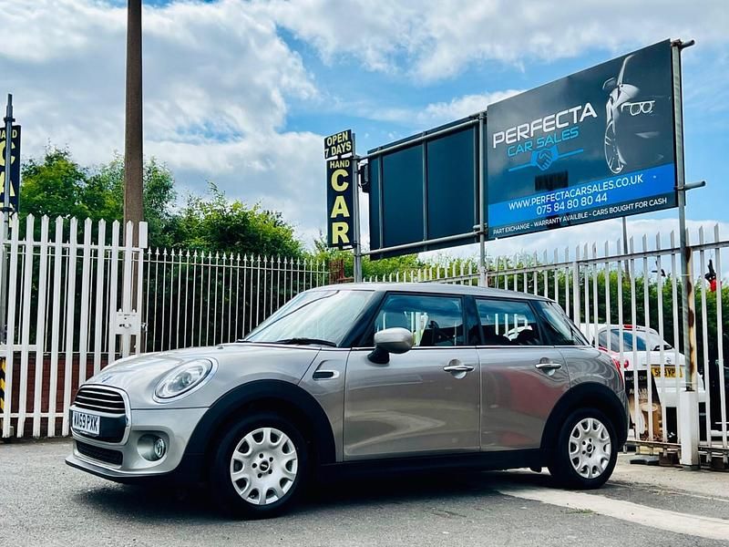 Usado Mini ONE Comfort 2019 Plateado Utilitario